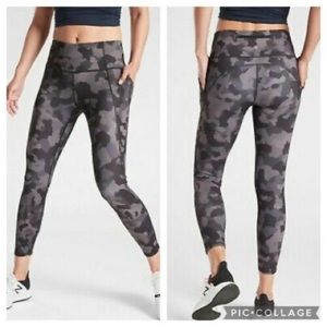 Athleta lightning Capri leggings XS